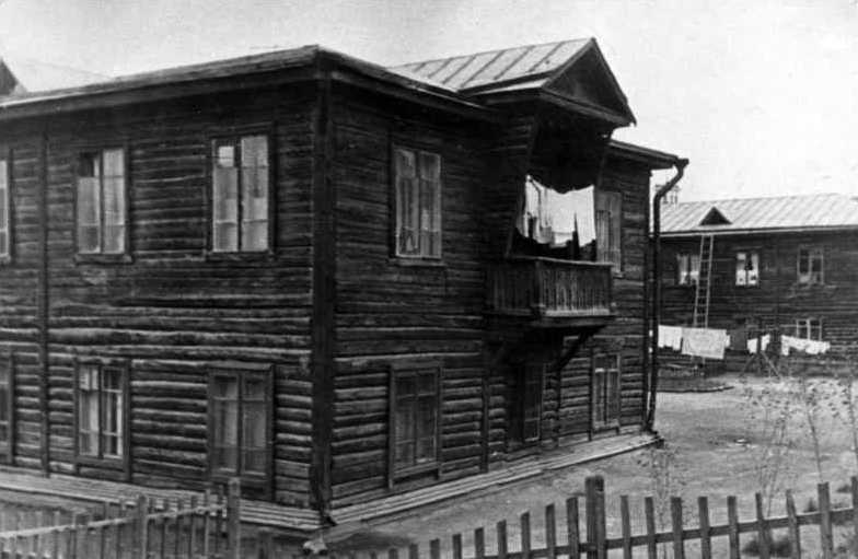 Vaizdas:Magadan-1943-hotel.jpg