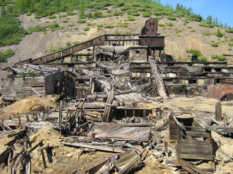 Vaizdas:Lazo-fabrika-3-pjatiletki-2008.jpg