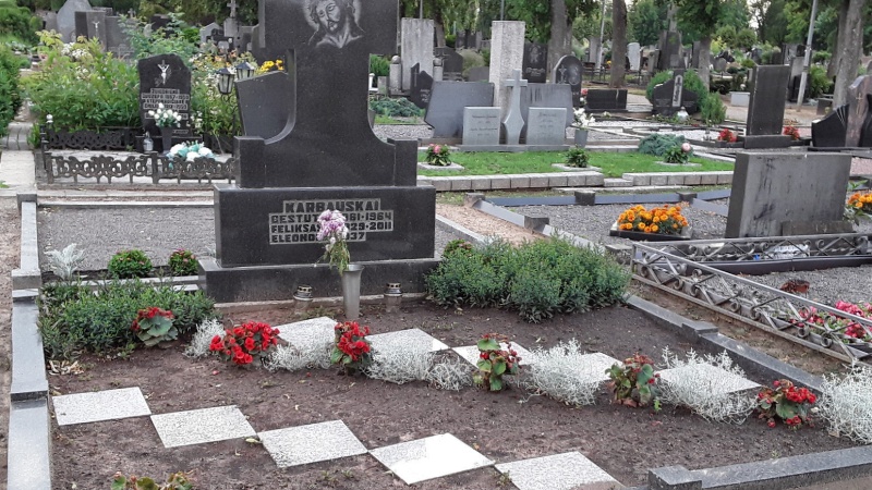 Felikso Karbausko kapas Panevėžio Kristaus Karaliaus katedros kapinėse, 2019 m.